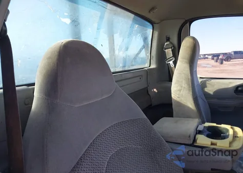 2000 Ford F-150 Work Series/Xl/Xlt из США, поврежденный, VIN 1FTZF1726YNB28762